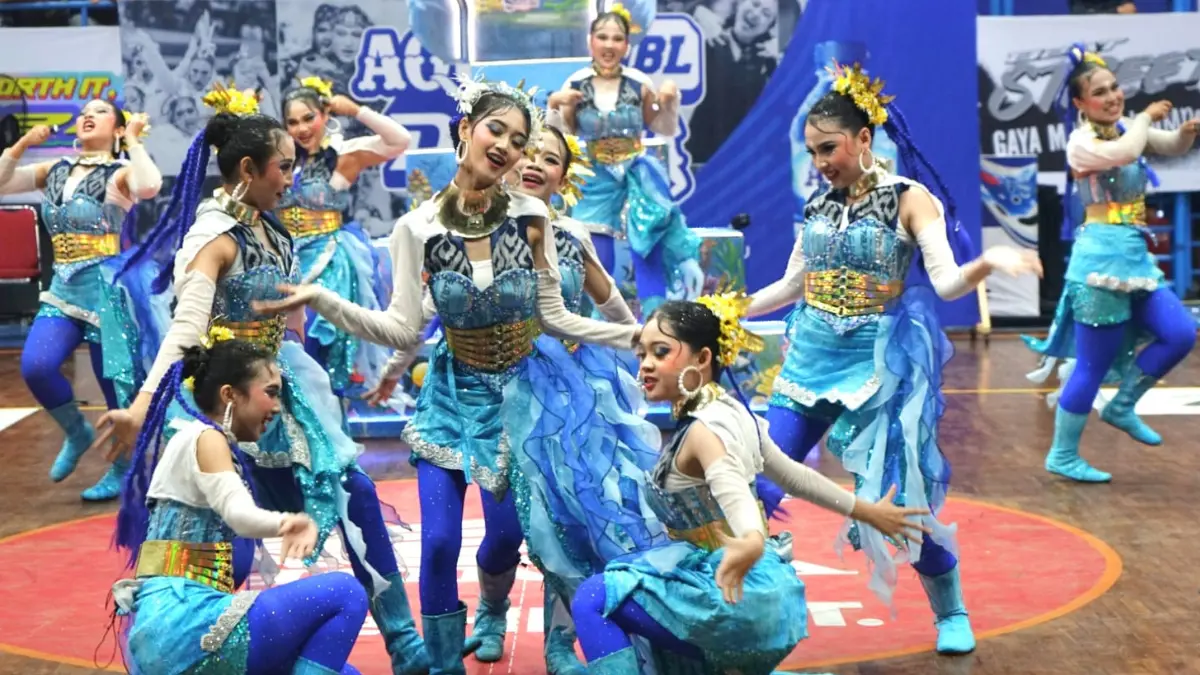 Penampilan tim dance SMAN 2 Kota Bogor pada Honda DBL with Kopi Good Day 2026 West Java-West, Senin, 14 September 2026. (Sofiansyah/Radar Bogor)