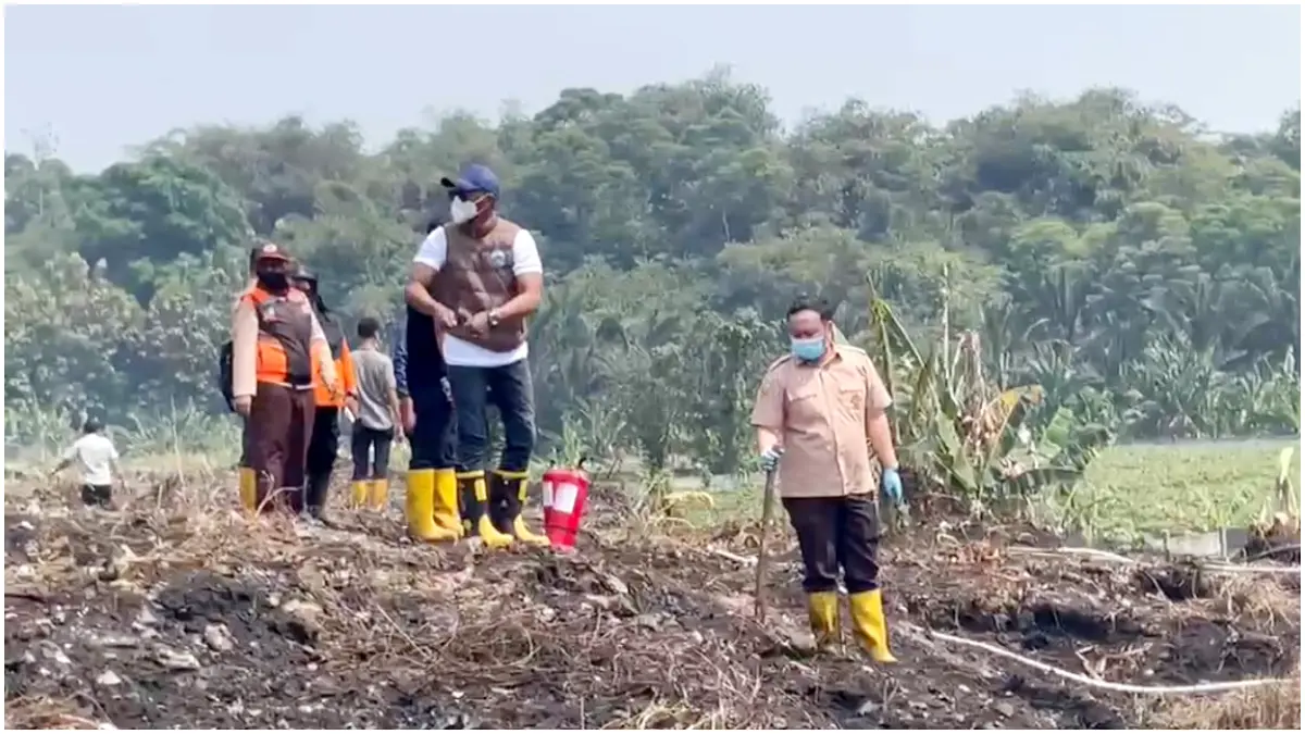 Wakil Wali Kota Bogor Jenal Mutaqin bersama tim di TPAS Galuga.