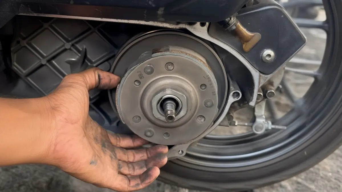Ilustrasi pembongkaran CVT Honda Vario 125 (YouTube Yunus motor)