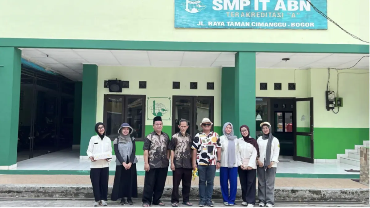 Program Dosen Pulang Kampung (Dospulkam)&nbsp;IPB University di SMP IT Abdullah Bin Nuh (SMP IT ABN), Kota Bogor. (Dok. IPB)