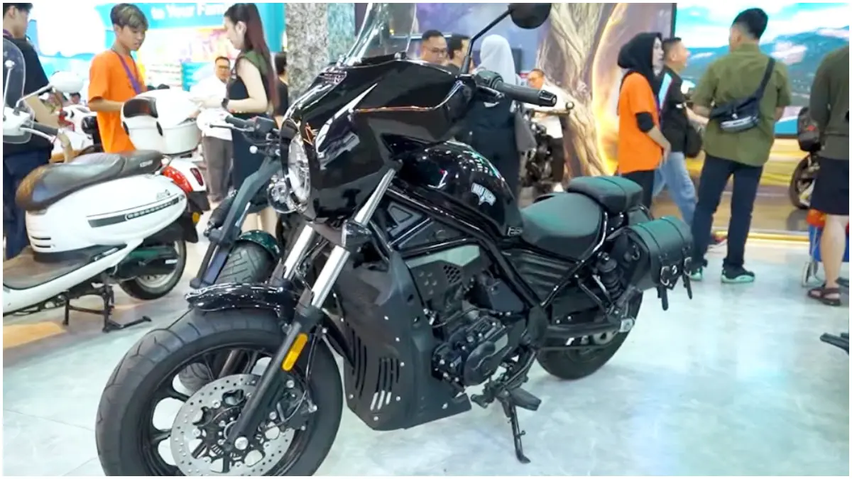 Tampilan Keeway Road Falcon 250. (Foto: Kanal YouTube OTOMOTIF TV)