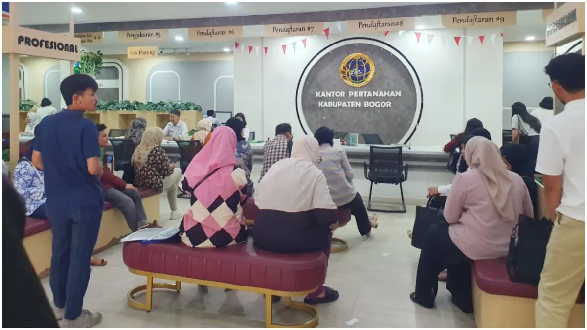 Aktivitas pelayanan di Kantor Pertanahan BPN Kabupaten Bogor I. (Foto : Billy/Radar Bogor)