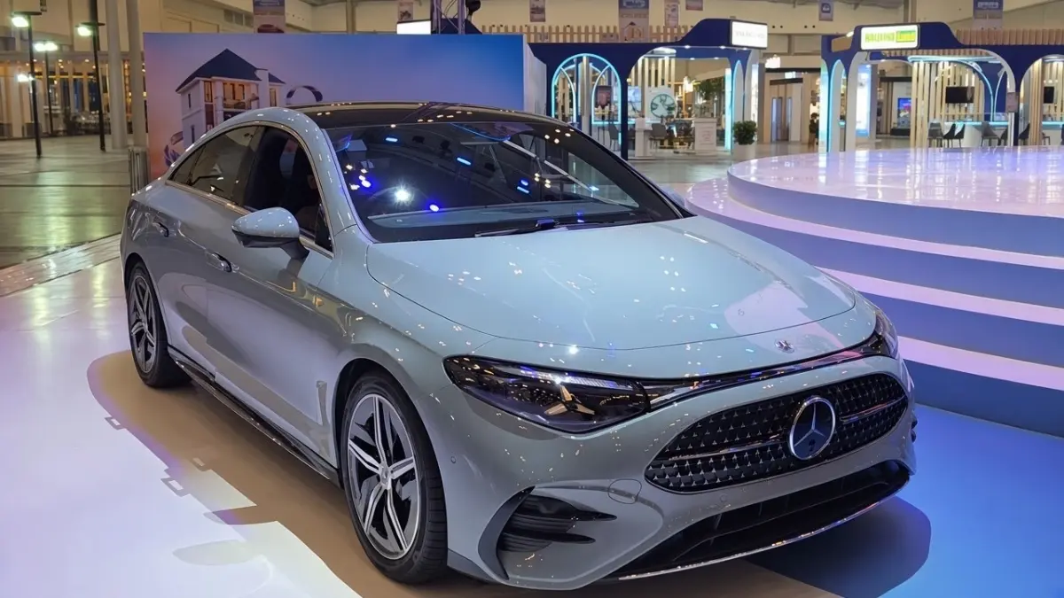 Mercedes-Benz CLA (YouTube B channel)