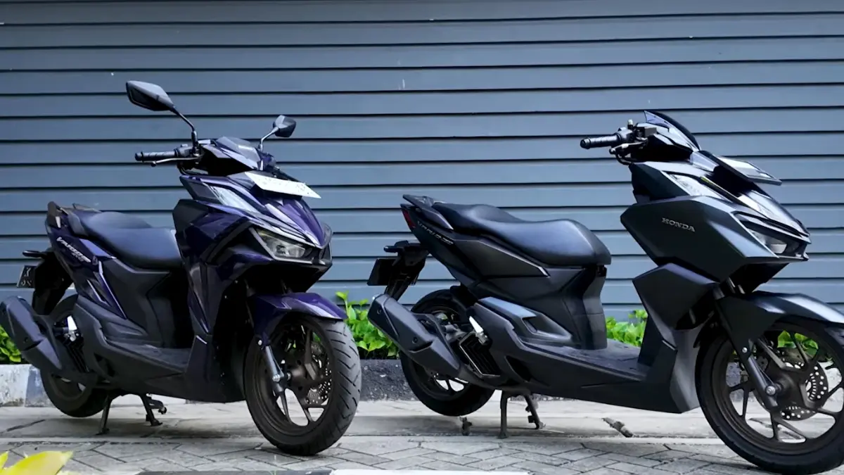 Motor Honda Vario 160 (kanan) dan Vario Evo 160 (kiri) (YouTube Otomotif TV)