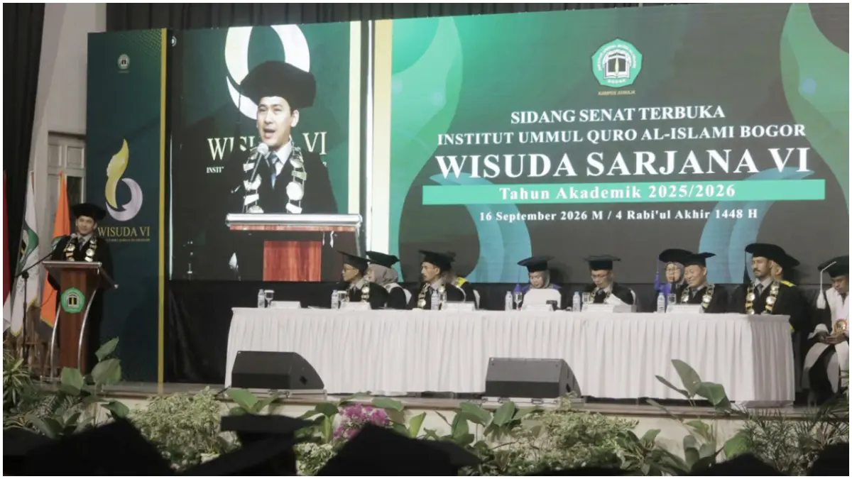 Prosesi wisuda mahasiswa IUQI di Brajamustika Bogor. (Foto : Raissa/Magang Radar Bogor)