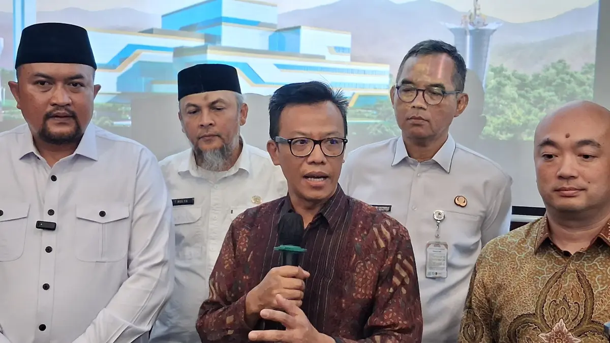 SPV Stake Holder Relation Danantara, Dede Firmansyah saat memaparkan keterangan kepada Radar Bogor, Rabu, 16 September 2026. Foto: Muhammad Ali/Radar Bogor