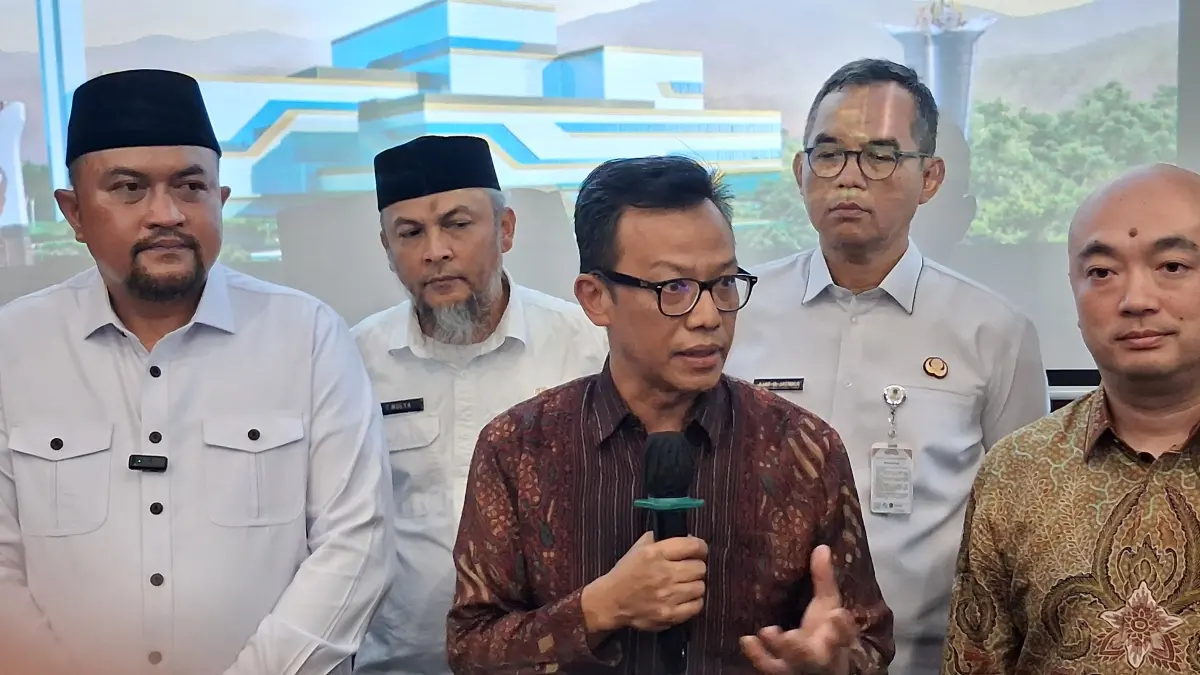 SPV Stake Holder Relation Danantara, Dede Firmansyah saat memaparkan keterangan kepada Radar Bogor, Rabu, 16 September 2026. Foto: Muhammad Ali/Radar Bogor