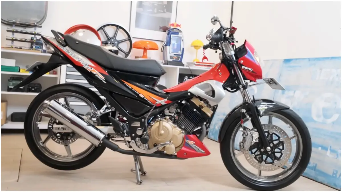 Tampilan Suzuki Satria FU Legendaris Milik Mas Guru. (Foto: Kanal YouTube Den Dimas)