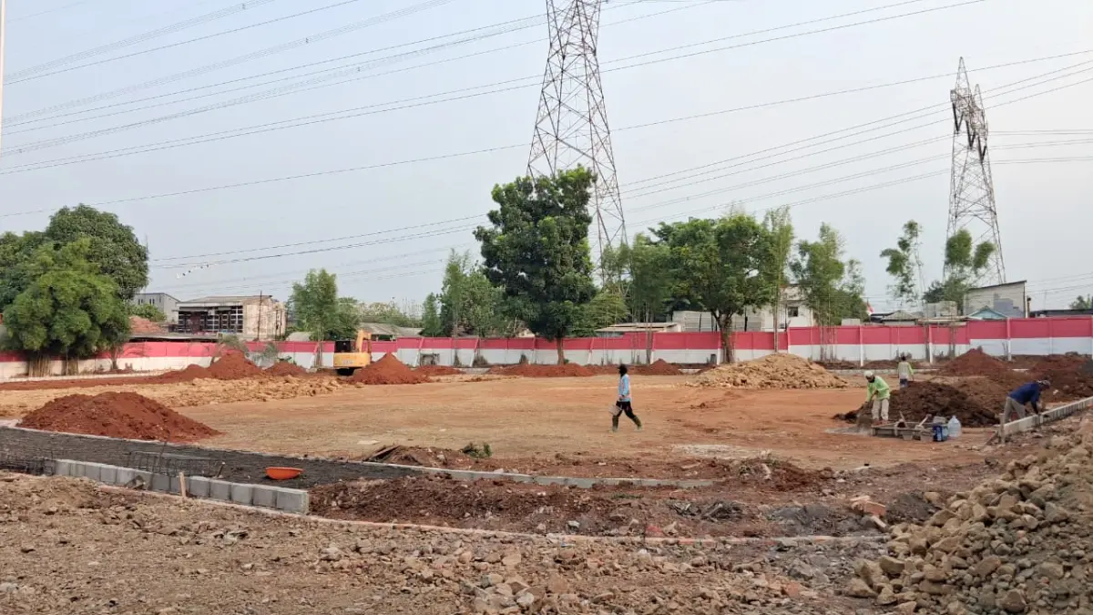 Alun-alun Gunung Putri Kabupaten Bogor sedang dalam tahap pembangunan. (Muhammad Ali/Radar Bogor)