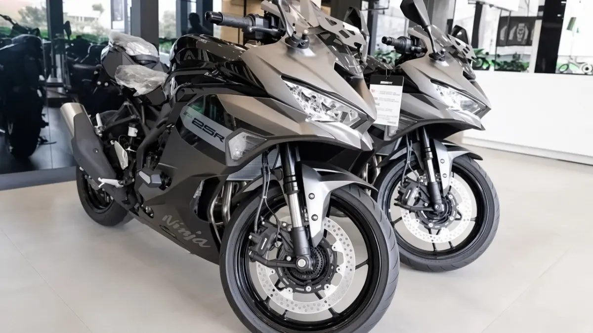 Kawasaki ZX-25R (YouTube Rai Greentech)