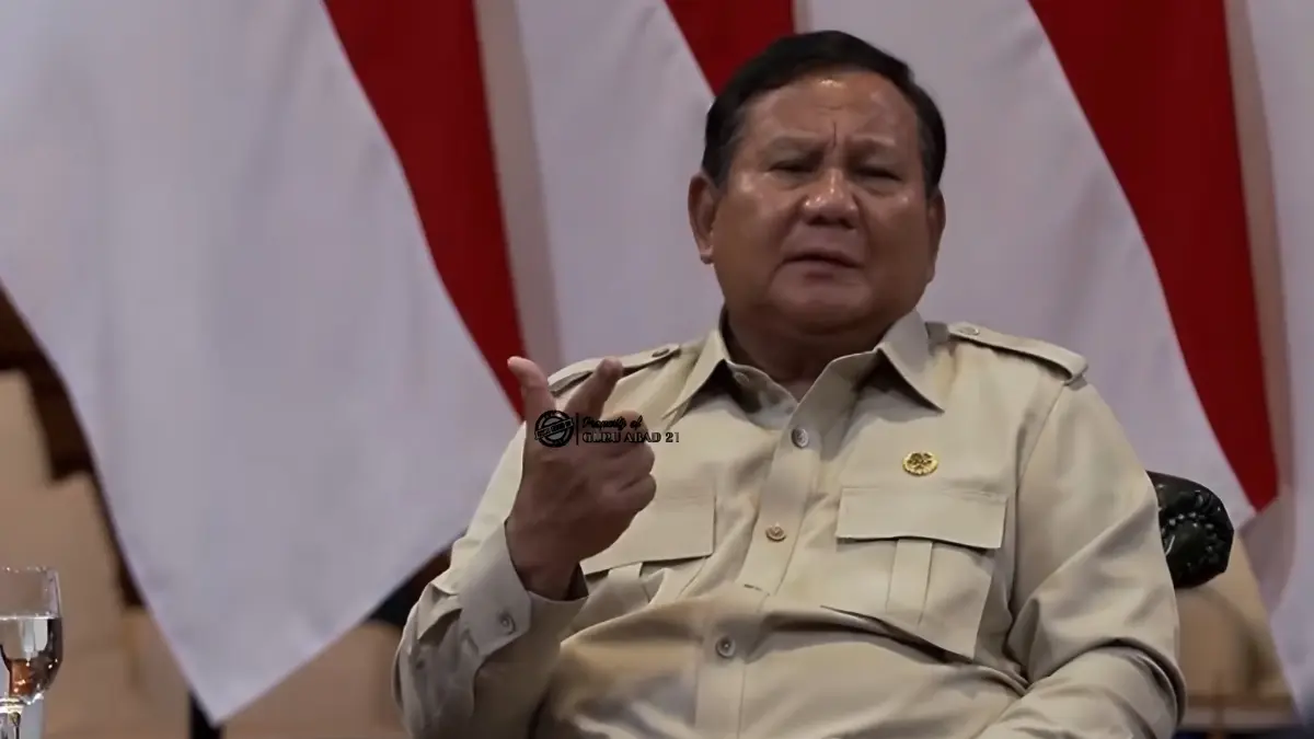 Presiden Prabowo saat menjelaskan kesejahteraan guru di Indonesia. (Youtube Guru Abad 21)