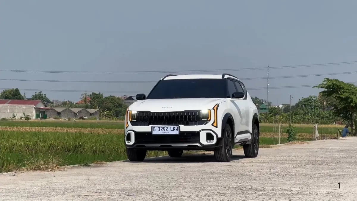 Mobil KIA Seltos (Tangkapan Layar YouTube Ridwan Hanif)
