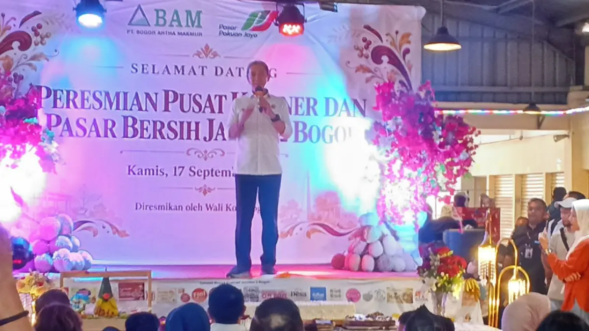 Wali Kota Bogor Dedie A Rachim saat peresmian sentra kuliner Pasar Jambu Dua Bogor. (Fikri/Radar Bogor)
