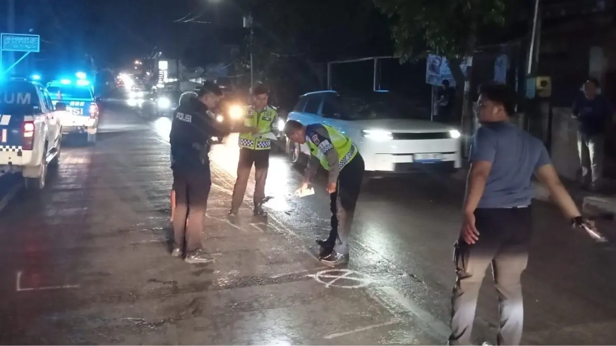 Unit Satlantas Polres Bogor saat melakukan oleh TKP di Parungpanjang, Kabupaten Bogor. (Foto: Satlantas for Radar Bogor)