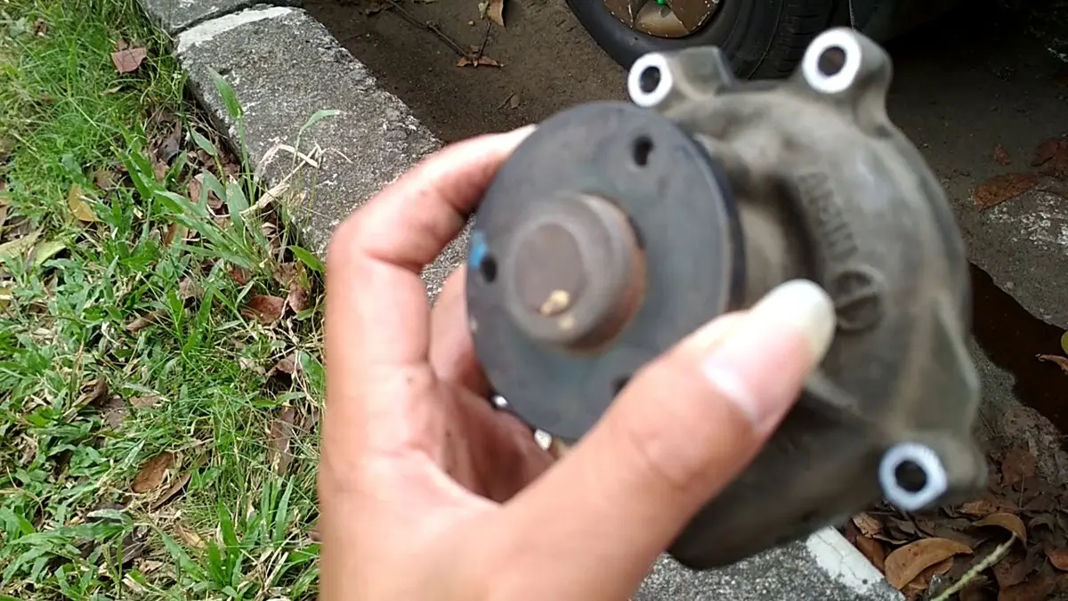 Contoh water pump Avanza. Foto: YouTube @cahgunungkidultwins
