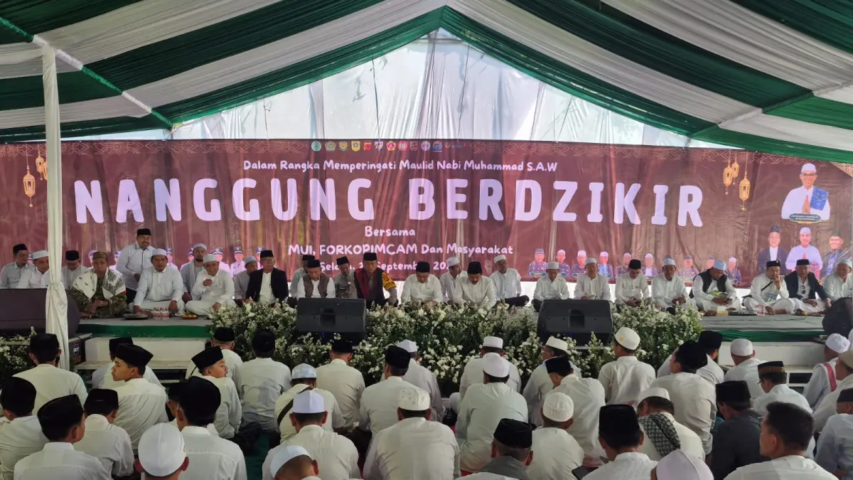 Suasana kegiatan Zikir Bersama ANTAM dengan Kecamatan Nanggung, Bogor, dalam rangka Maulid Nabi Muhammad SAW.