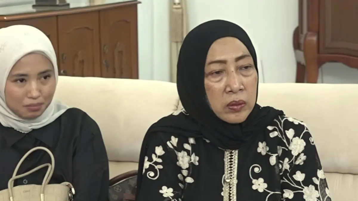 Ibunda Kanaya (kanan) menceritakan kisah Kanaya kepada Gubernur Jawa Barat, KDM. (KANG DEDI MULYADI CHANNEL)