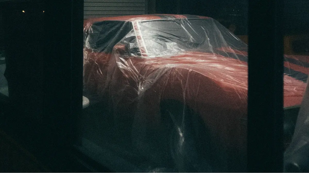 Ilustrasi mobil di garasi (Michael Dupuis/Pexels)