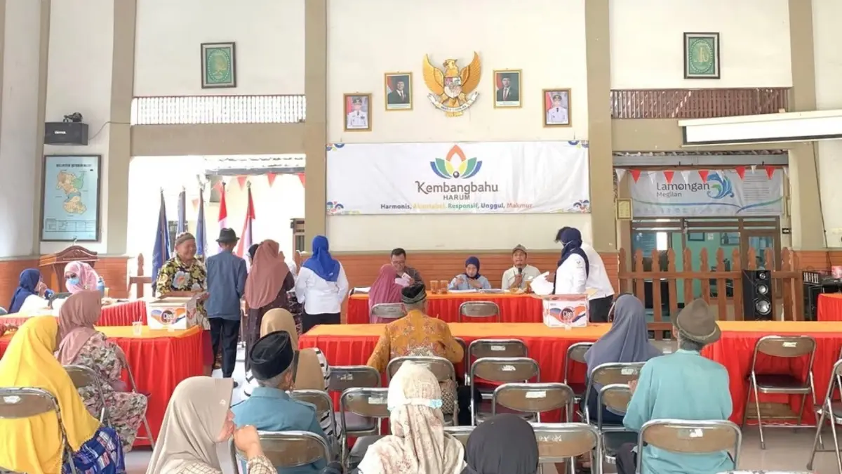 Ilustrasi suasana penyaluran bansos PKH BPNT (Instagram @kecamatan_kembangbahu)