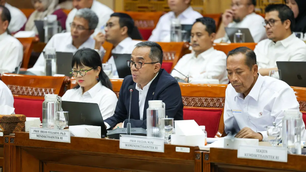 Mendiktisaintek Sedang mengikuti Raker bersama Komisi X DPR RI.(Foto:Instagram Pribadi @Brian_Yuliarto)