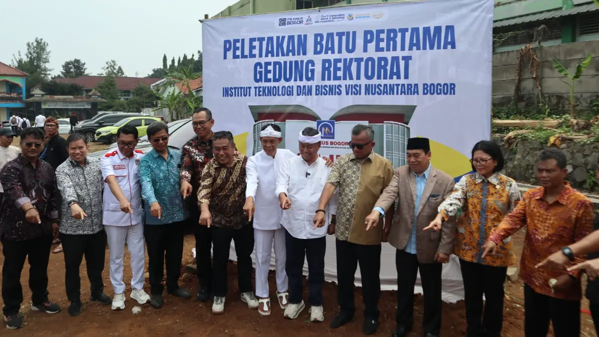 Kegiatan peletakan batu pertama gedung rektorat ITB Vinus Bogor. Foto : Billy/Radar Bogor.