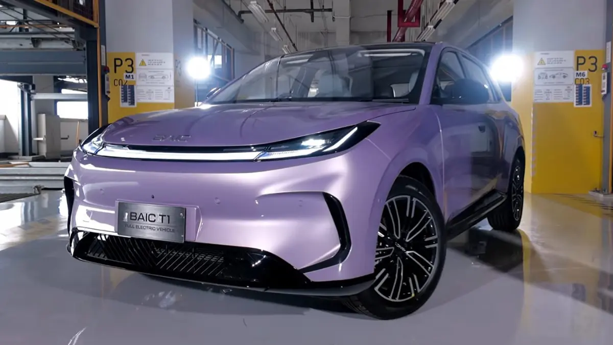 Mobil listrik BAIC T1. Foto: YouTube : @Gridoto