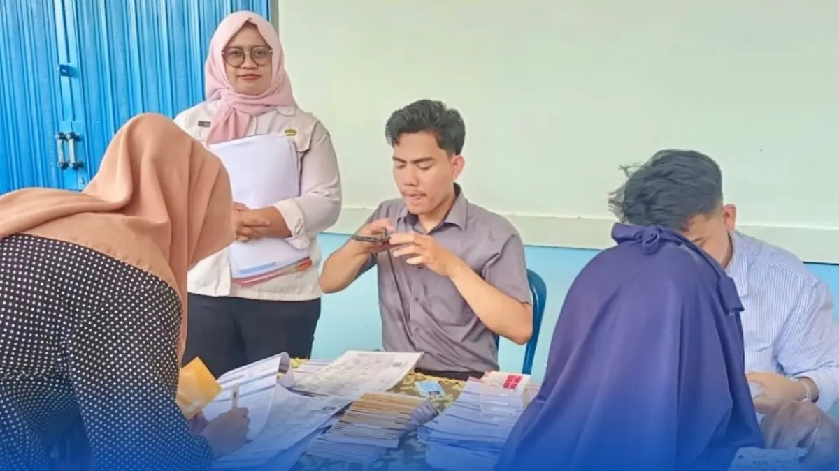 Ilustrasi penyaluran bansos PKH BPNT kepada KPM (Instagram @ppkhbanyuasin)
