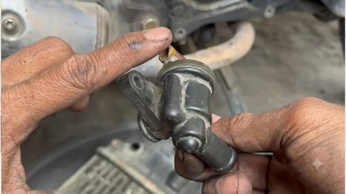 Pipa termostat Vario karbu patah (YouTube Yunus motor)