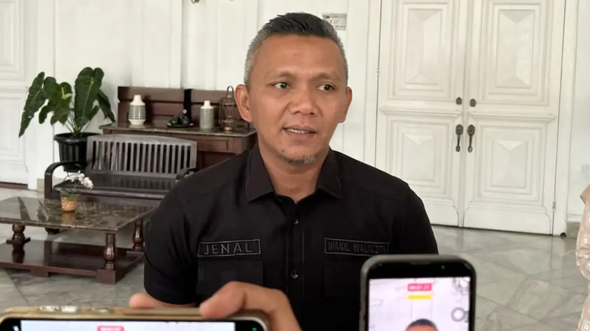 Wakil Wali Kota Bogor Jenal Mutaqin saat menyampaikan keterangan. (Fauzan/Radar Bogor)