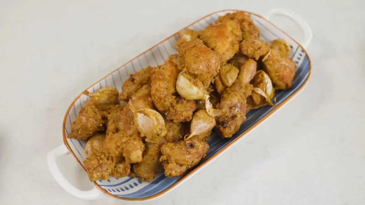 Ayam ketumbar bawang ala chef Willgoz. Foto: Youtube Willgoz Kitchen