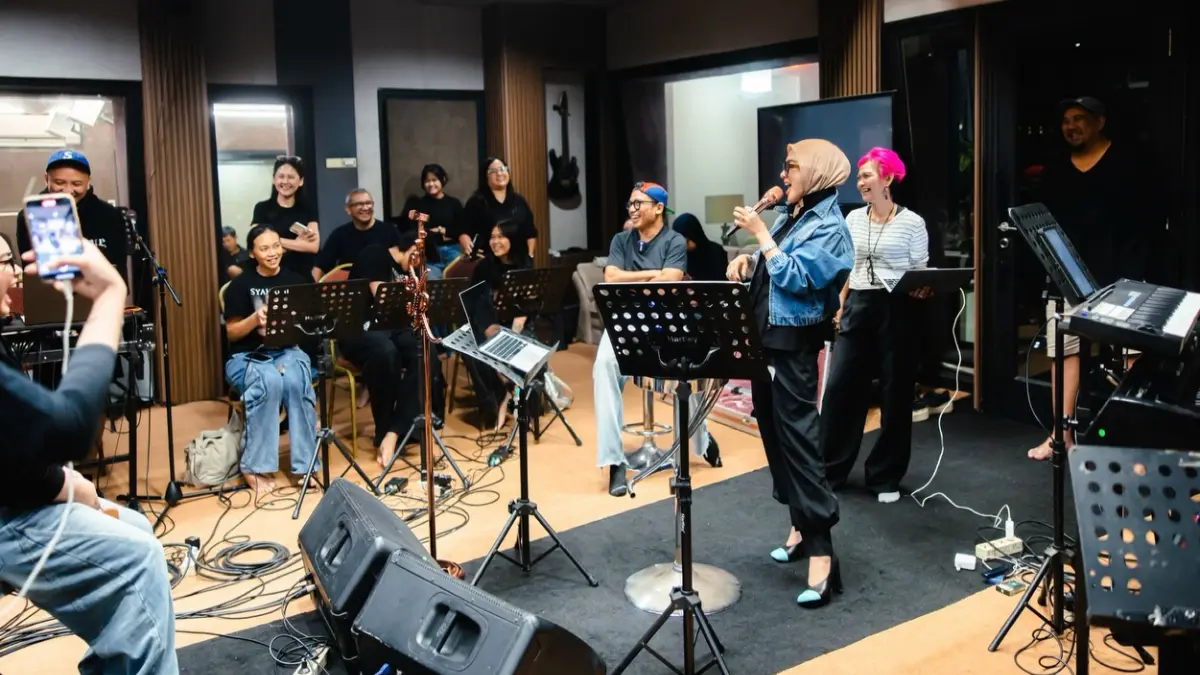 Latihan Syahrini yang akan tampil di Pestapora 2026. Foto: Instagram