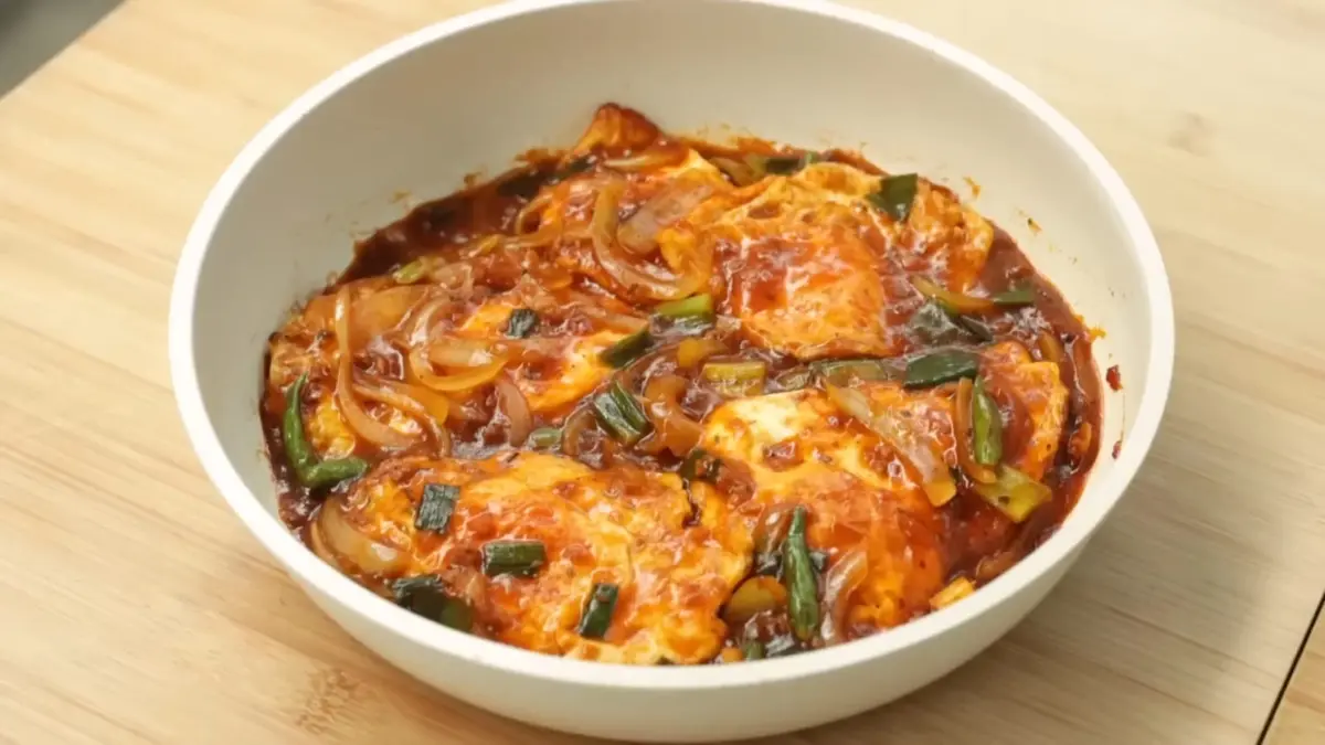 Menu rumahan yang simple dan murah ala Chef Devina. Foto: Youtube Devina Hermawan