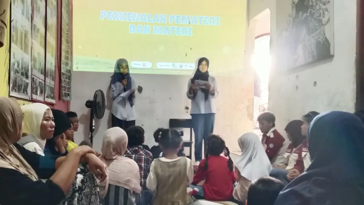 Pelatihan budidaya ayam petelur dalam program SWAKARYA 2026 digelar mahasiswa IPB University bersama Yayasan Rumah Kreatif Keboen Sastra Bogor. (Dok. Panitia)