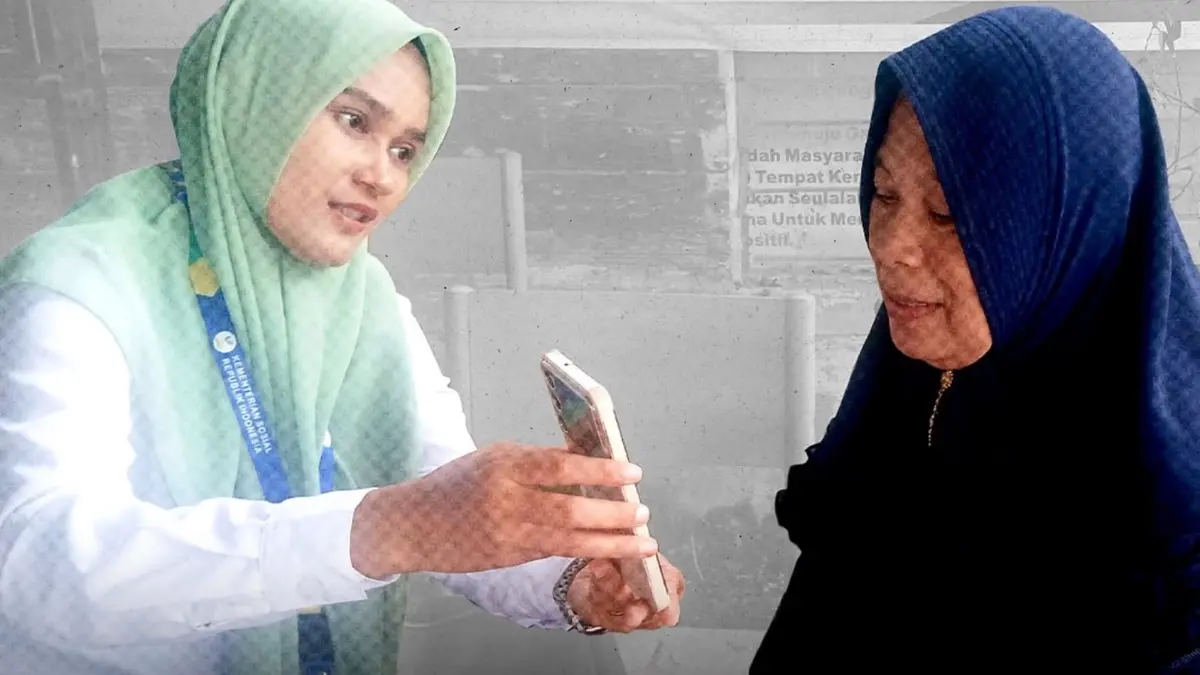 Ilustrasi penyaluran bansos PKH BPNT kepada KPM (Instagram @bakom.ri)