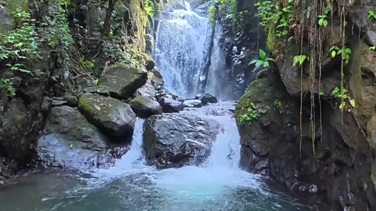 Wisata alam Curug Cisarua 2 Bogor (YouTube Bang Edhy Ompong)