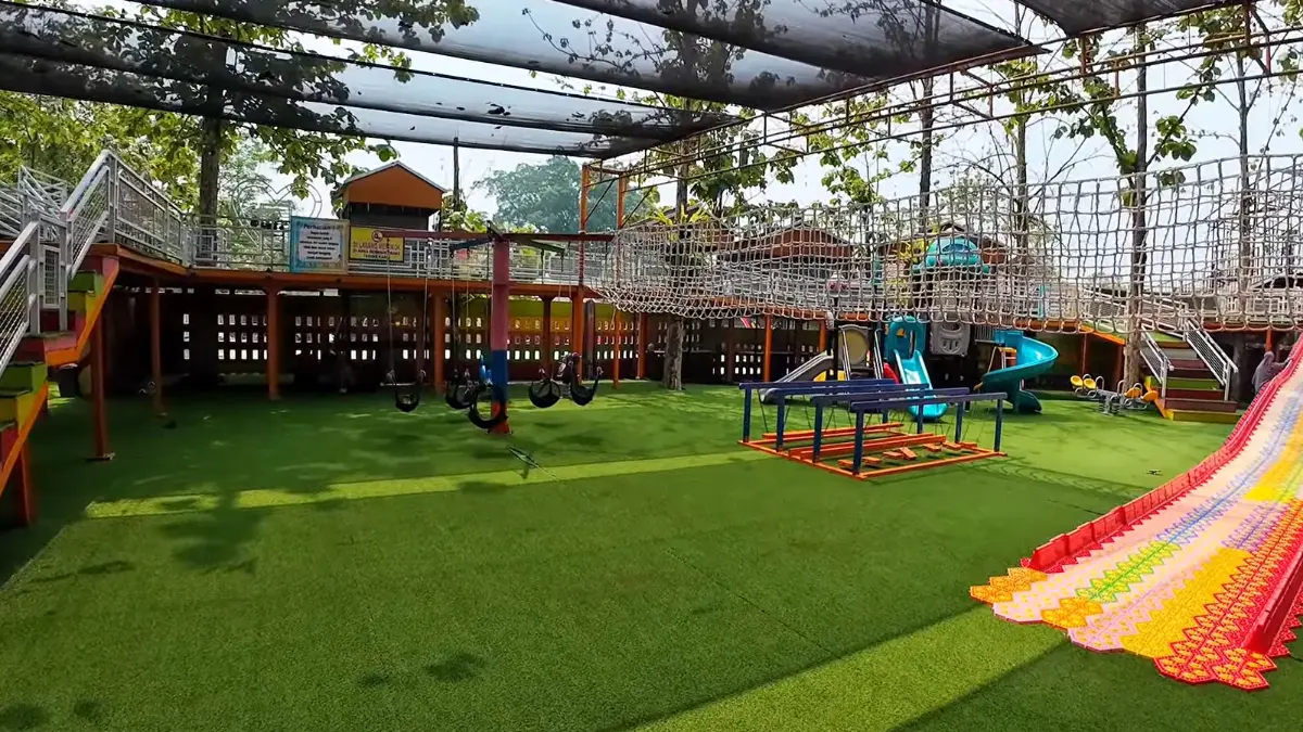Wisata Jati Ombo Parung Panjang, Bogor (YouTube Bang Ode)