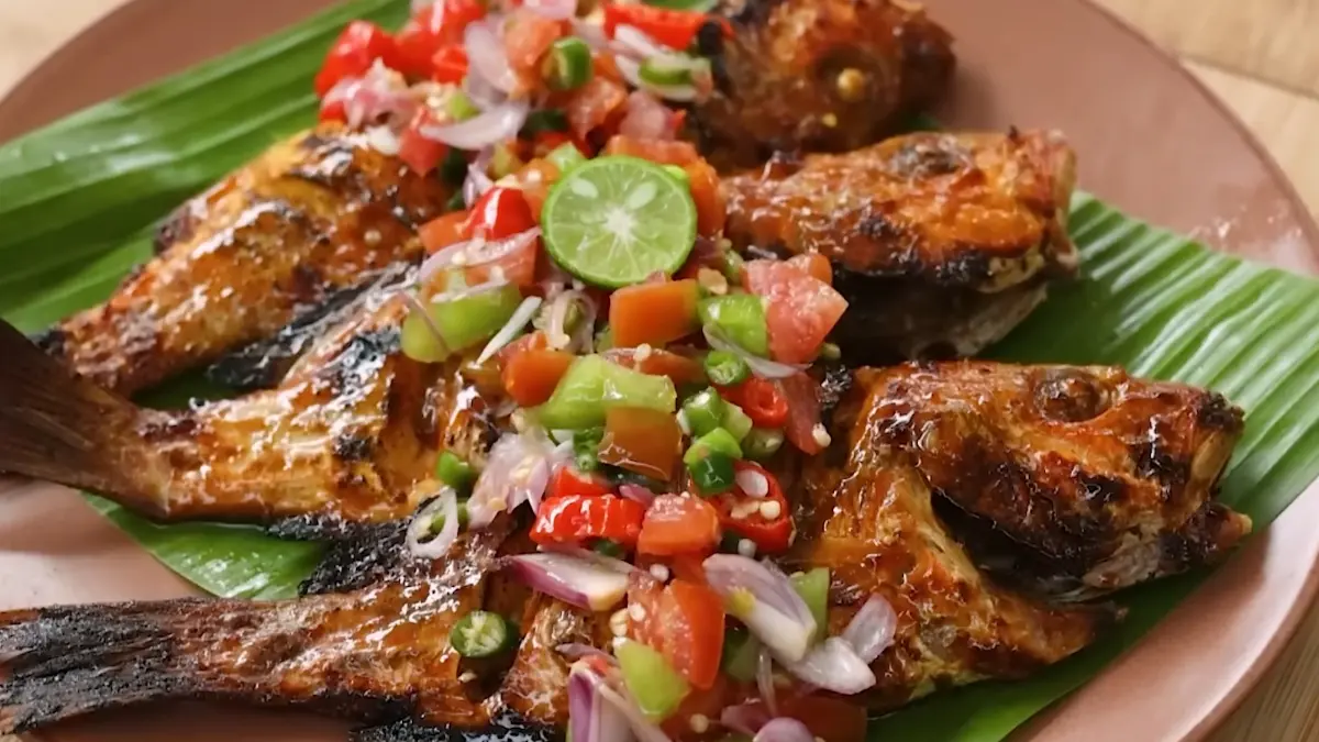 Resep Ikan Panggang Madu Sambal Dabu-Dabu (YouTube Devina Hermawan)