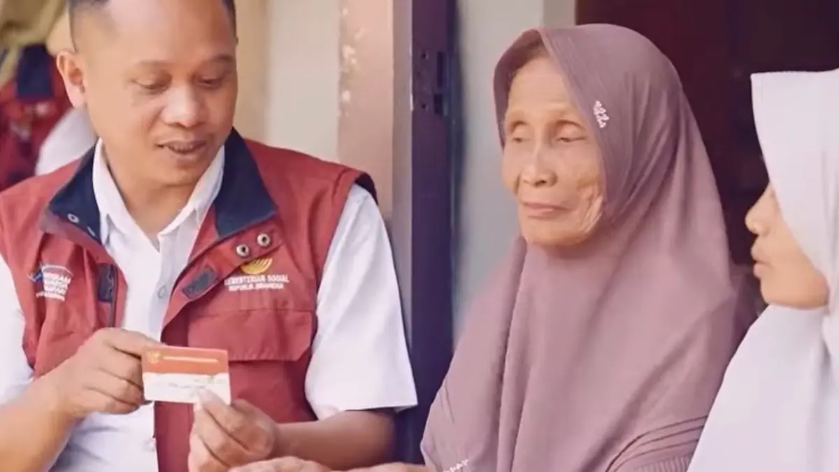 Ilustrasi penyaluran bansos PKH BPNT kepada KPM (Youtube Kemensos RI)
