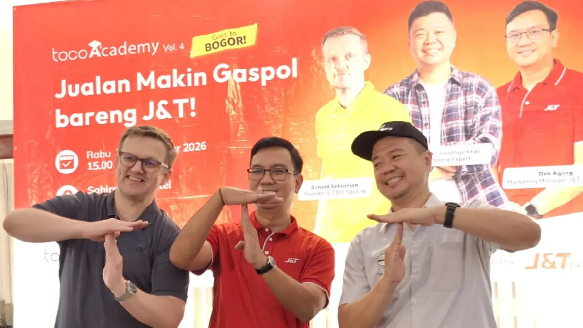 Pendiri Toco Arnold Egg bersama Marketplace Expert Jonathan Kho dan Marketing Manager J&T Express Bogor Deli Agung dalam Toco Academy Volume 4 di Kota Bogor. Dede/Radar Bogor.