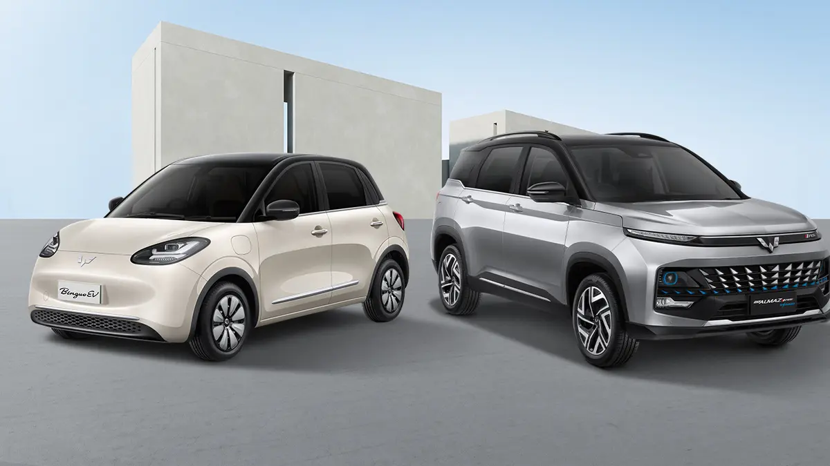 Ilustrasi perbedaan mobil listrik dan hybrid. Foto: Wuling