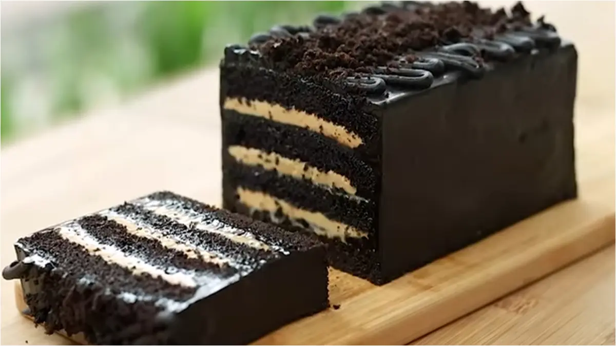 London layer cake (YouTube Devina Hermawan)