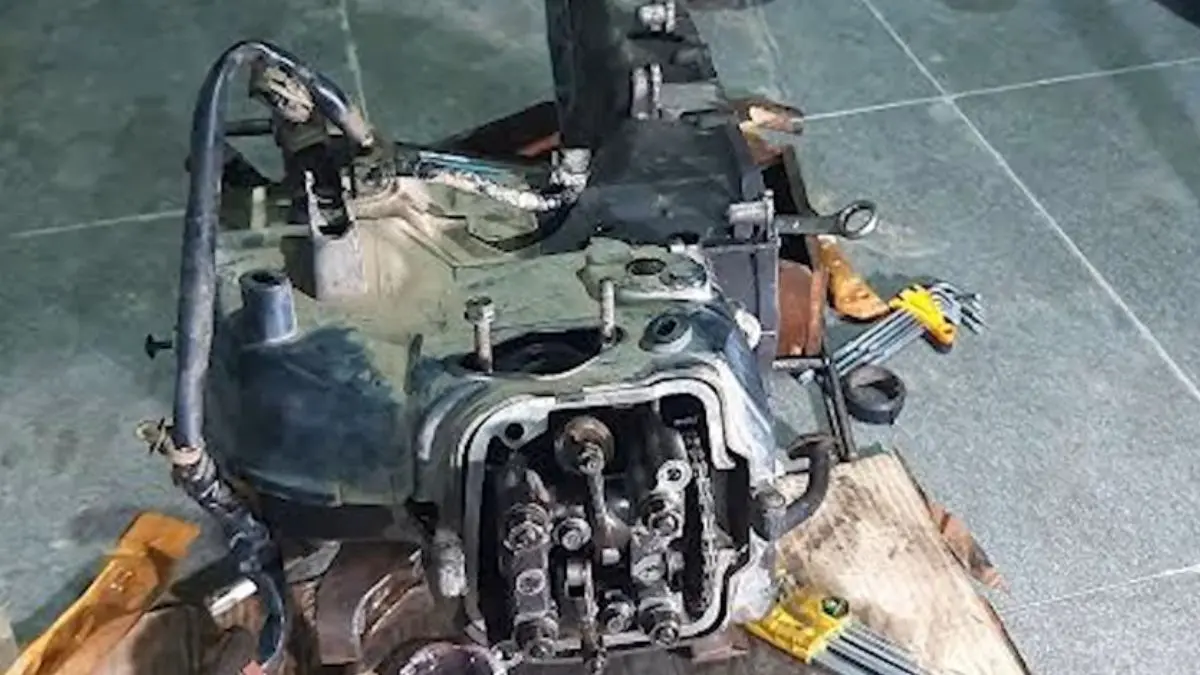 Mesin motor bekas (YouTube HND garage)