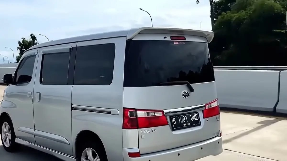 Mobil Daihatsu Luxio (YouTube Wahyu Ekoo)