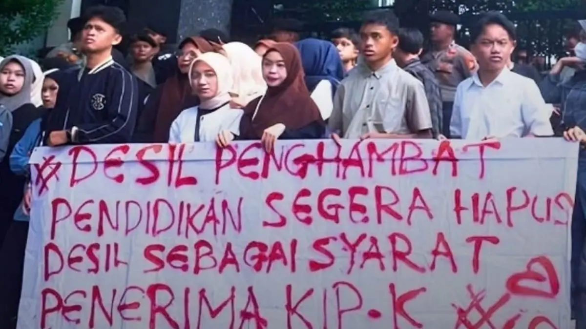 Aksi mahasiswa protes terkiat masalah pada DTSEN (Instagram @dpdri)