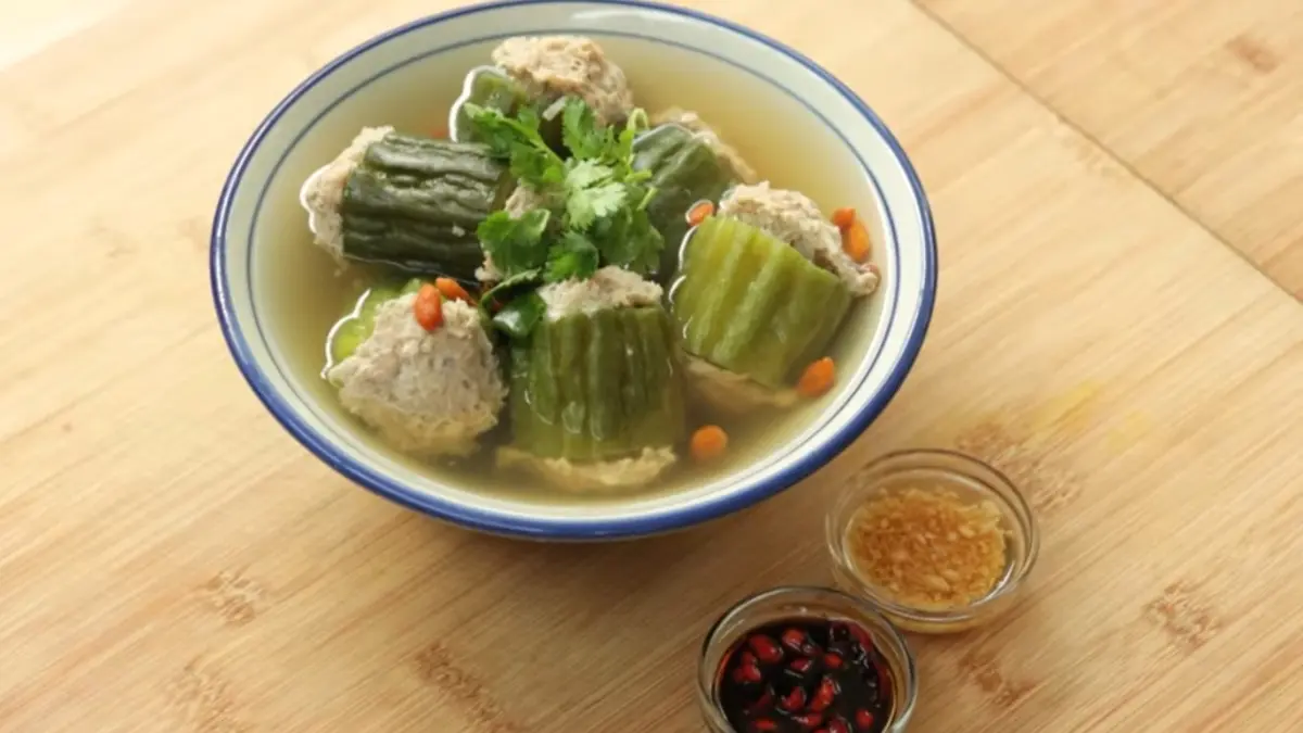 Resep Sup Pare Bola Ayam (YouTube Devina Hermawan)