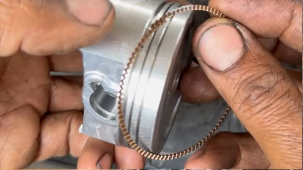Pemasangan ring piston motor (YouTube Yunus motor)