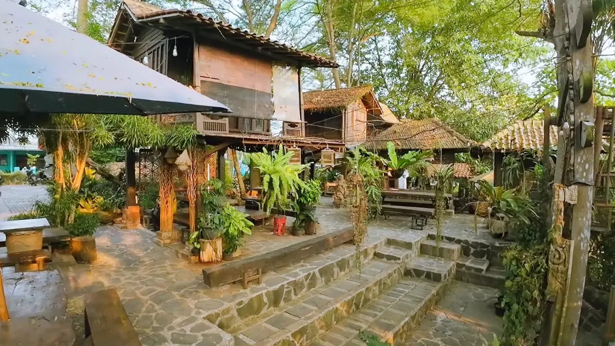 Kandank Jurank Doank Bintaro: Taman Seni Gratis dengan Rumah Pohon dan Kuliner