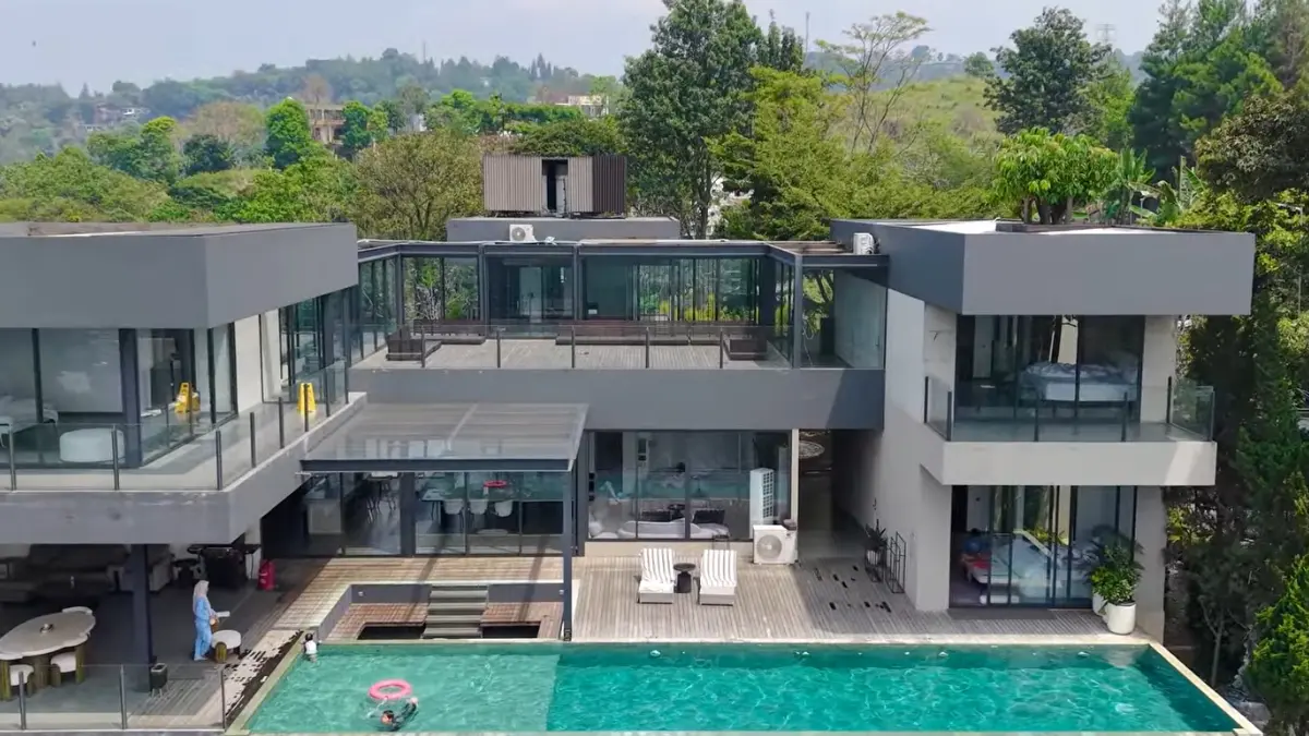 Amulya Luxury Villa Bandung: Villa Industrialis Vibes Lokasi Syuting
