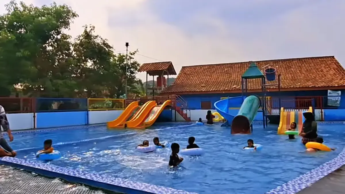 Taman Bukit Solasih (YouTube Plesiran asik)