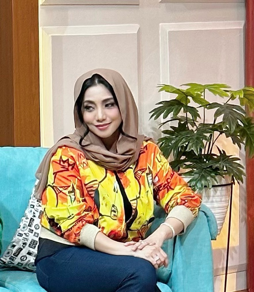 Siti KDI (Instagram: @siti_perk)